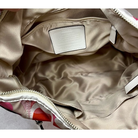 Coach F23957 Daisy Kaleidoscope Print Convertible Hobo - Picture 6 of 10